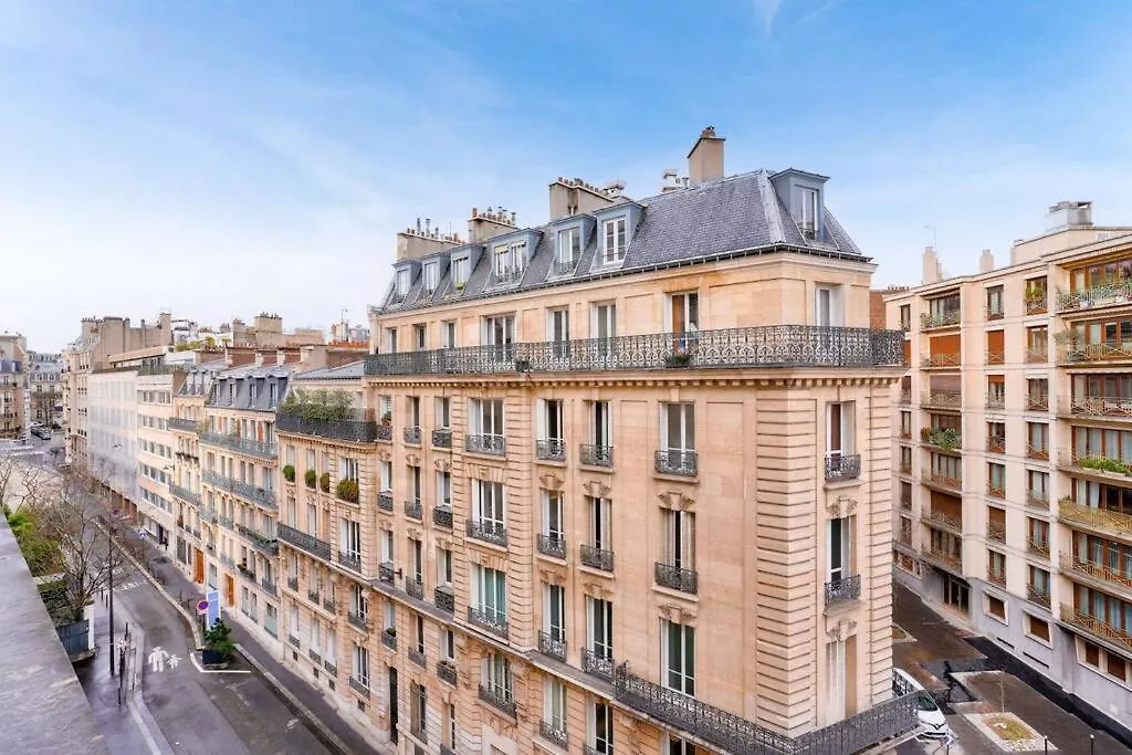 Superbe T2 Avec Balcon Proche De La Tour Eiffel