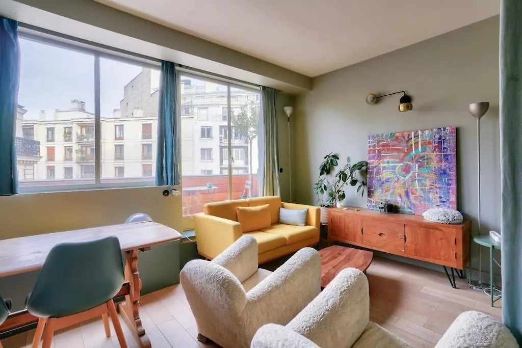 Superbe T2 Avec Balcon Proche De La Tour Eiffel アパート パリ